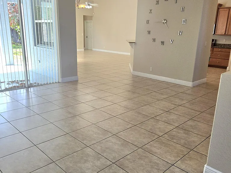 2472 SW Valnera St — Photo 12