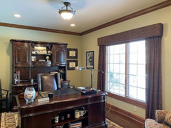 5th image of 1212 Hemingway Dr