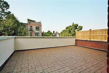 Rented by R New York