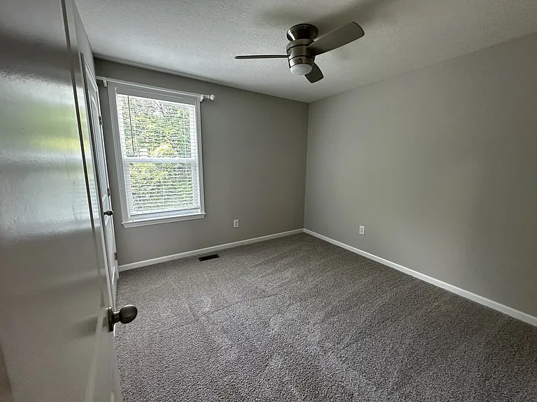 2195 Holiday Valley Dr — Photo 16