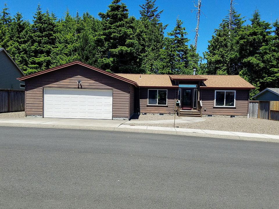 1st image of 440 SW Wedge Dr