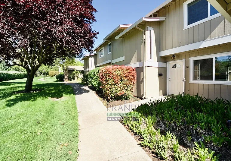 1 Oliva Dr #B — Photo 8