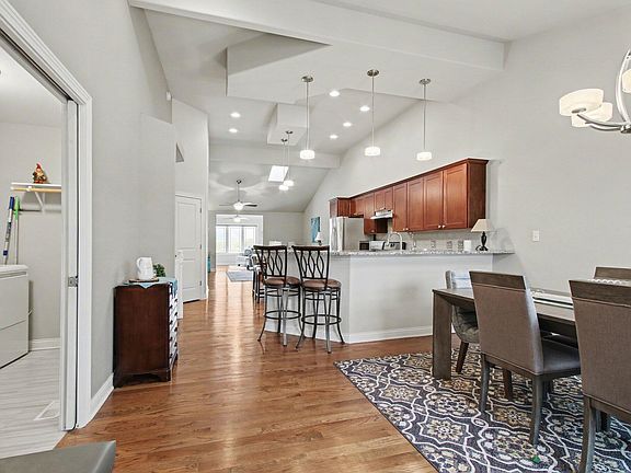 3rd image of 10680 Arbor Ln
