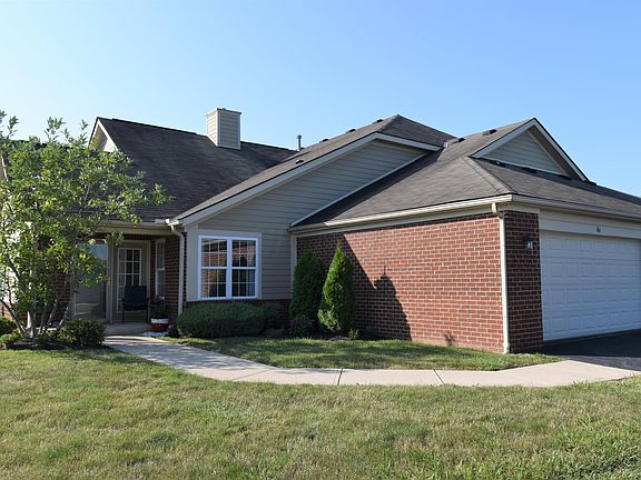 3rd image of 61 Greenhedge Cir
