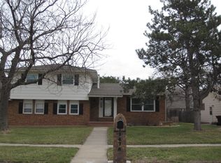 1476 N Dover Rd, McPherson, KS 67460