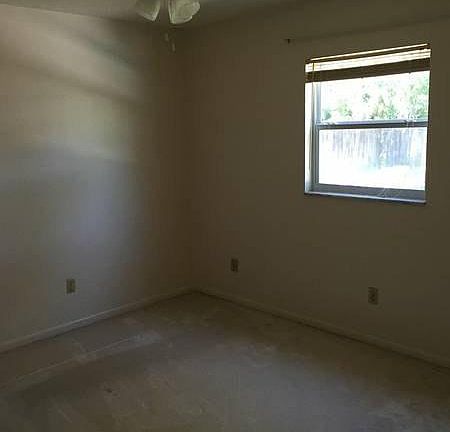 5th image of 2131 N Hampton Cir