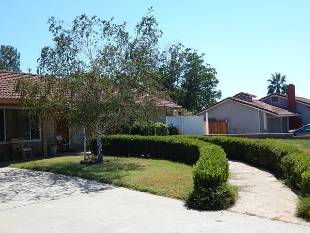 1st image of 15070 Golondrina St