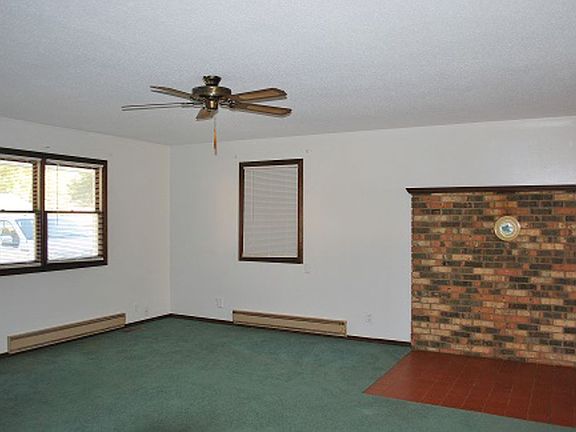4th image of 1013 Cottonwood Ln