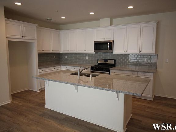 2nd image of 4027 S New Haven Dr