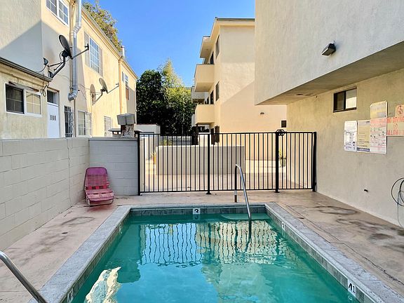 2nd image of 7777 Hollywood Blvd APT 313