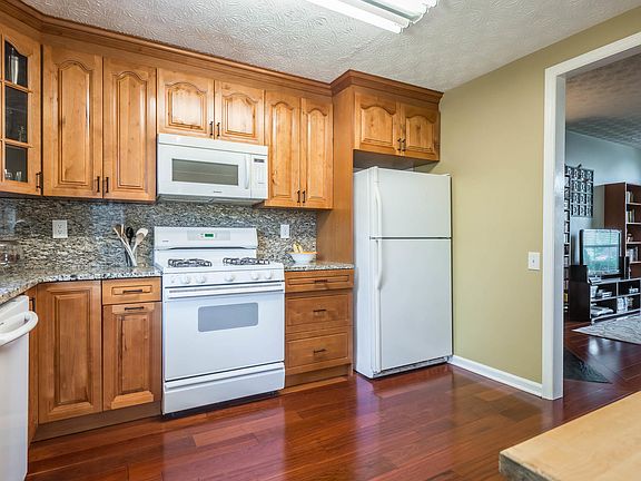 4th image of 1415 Morningside Park Dr