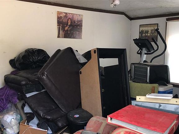 3rd image of 526 SE 19th St