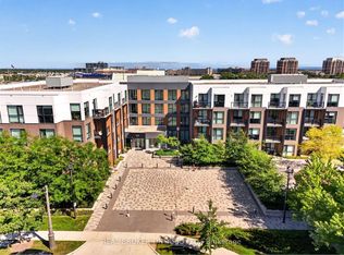 168 Sabina Dr #214, Oakville, ON L6H 0W5
