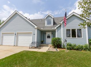 118 Heather Ln, Streamwood, IL 60107