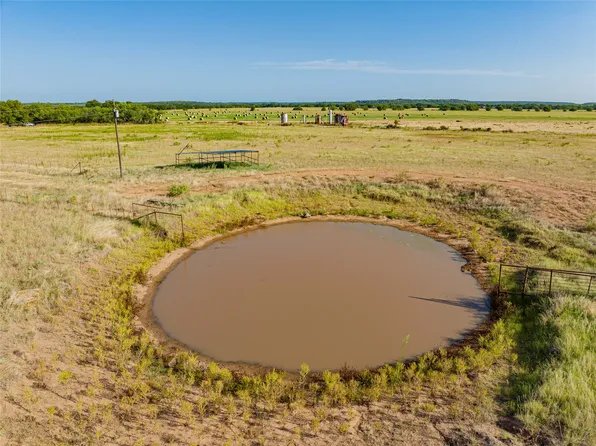 Lively Ln, Graham, TX 76450
