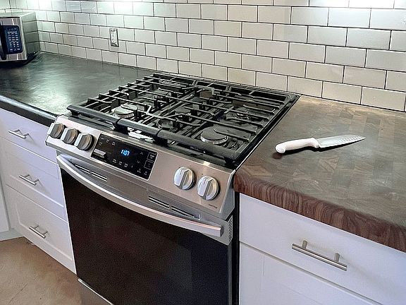 3rd image of 1332 N Camino Miraflores