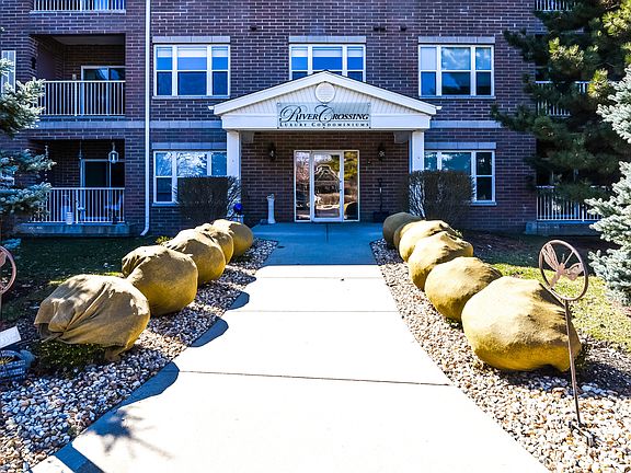 2nd image of 10 N Gilbert St APT 205