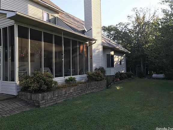 3rd image of 319 Fairway Dr
