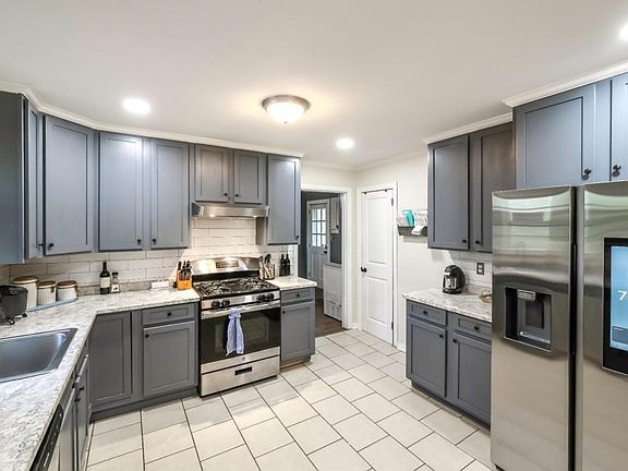4th image of 1041 Michael Ln