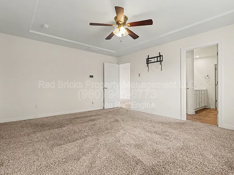 11144 Comiskey Ln — Photo 17