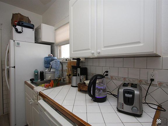 3rd image of 1144 S 6th Ave