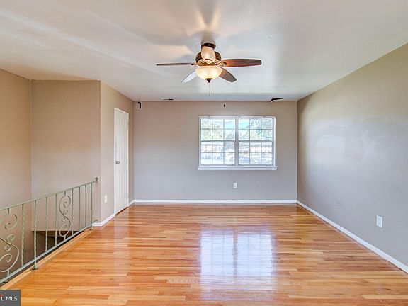4th image of 51 Garden View Ter Unit 18