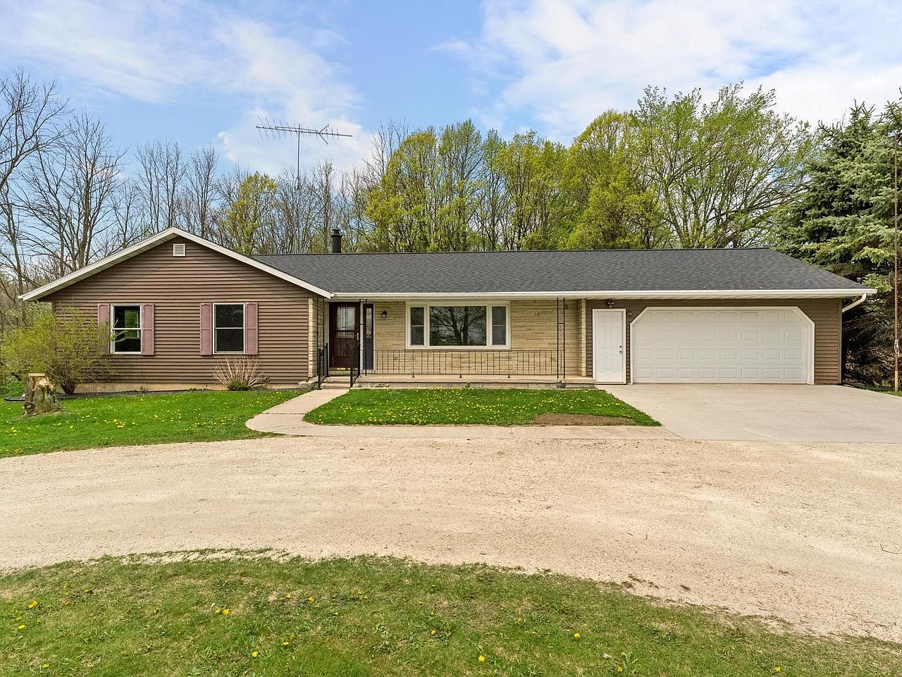 5402 Marken ROAD, Valders, WI 54245 | Zillow