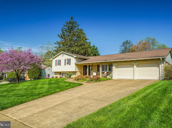 2520 Lakevale Dr, Vienna, VA 22181