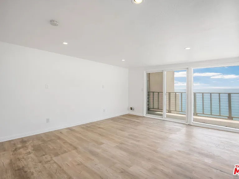 20644 Pacific Coast Hwy — Photo 10