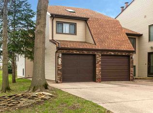 3938 Partridge Cir, Bettendorf, IA 52722