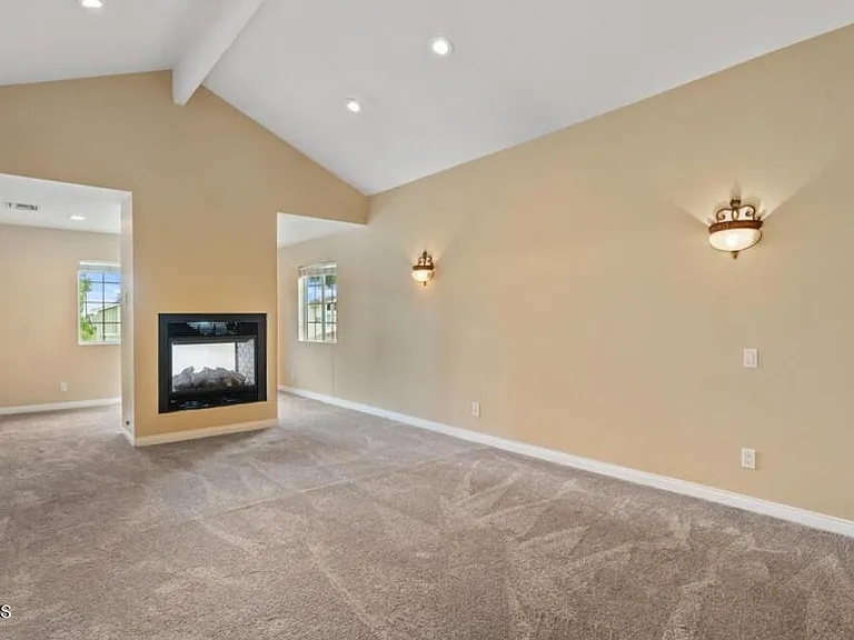 447 Santa Barbara Cir — Photo 9