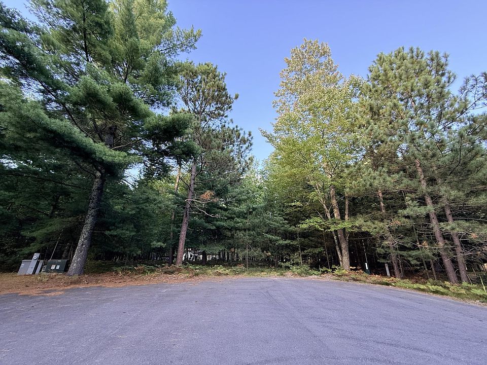1st image of Deerwood Cir