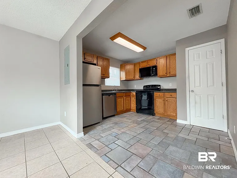 5652 Dee St #A — Photo 13