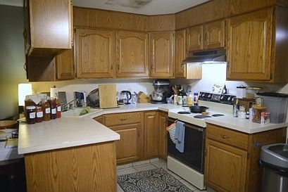 4th image of 2563 E Somerset St #1