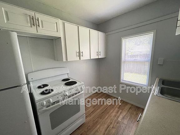 2nd image of 1830 27th Ave N APT E