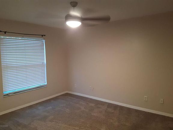 4th image of 5937 Aires Ave