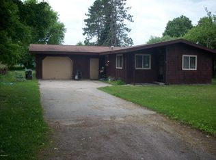 413 River St, Luther, MI 49656
