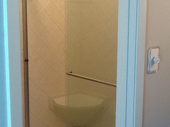 3rd image of 121 Avenida 23