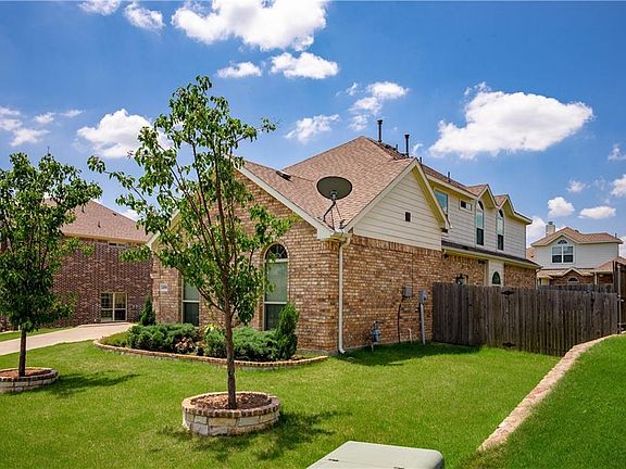 3rd image of 4509 Merlin Dr