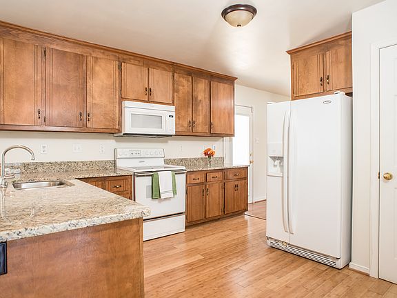  Granite counter tops