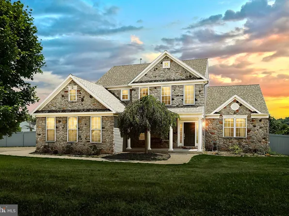 5 Kristin Dr, Etters, PA 17319