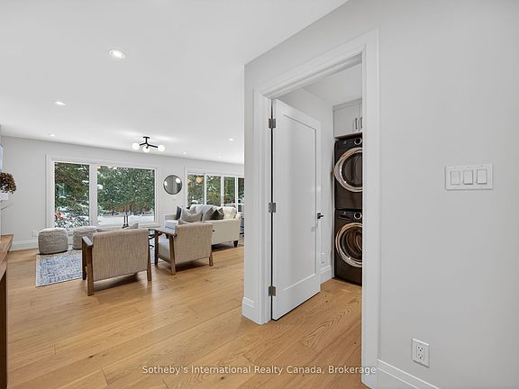 5th image of 111 Patricia Dr