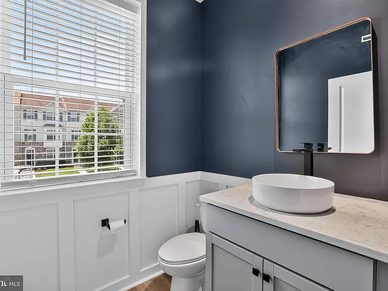 491 N Palace Dr — Photo 19