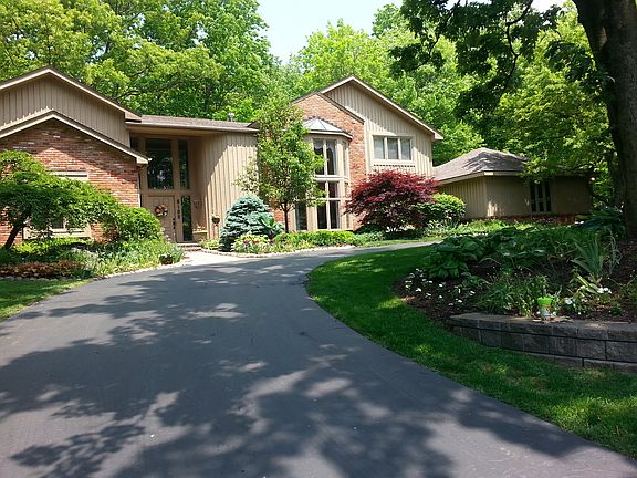 4th image of 6129 Pickwood Dr