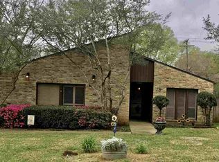 13 Stonegate Dr, Longview, TX 75601