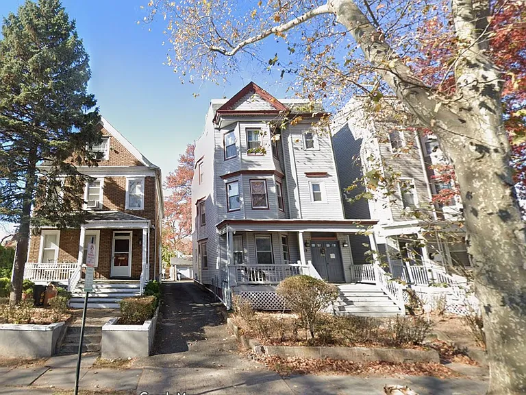 83 Sheppard Ave #3 — Photo 1