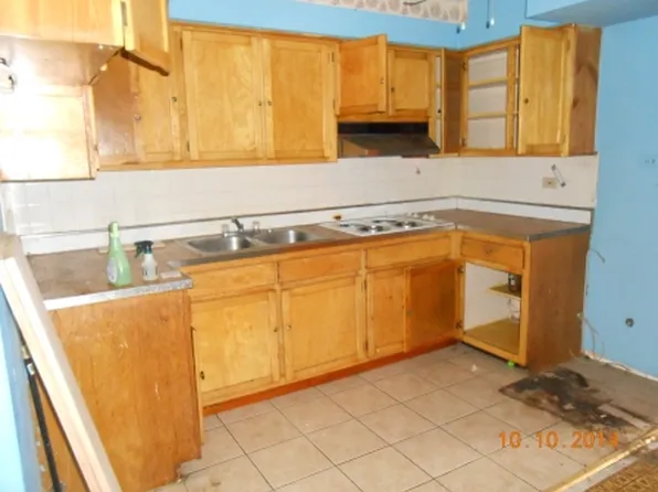 18 King Arthur Ct APT 4, Northlake, IL 60164