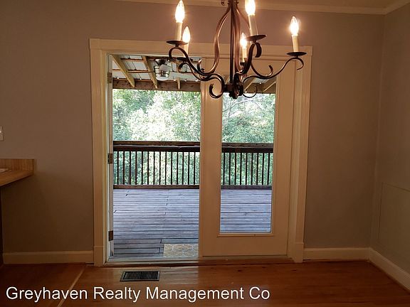 4th image of 141 Alden Ave