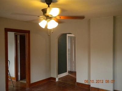 5th image of 654 E Mark St