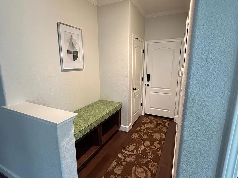 1826 Rosemary Dr — Photo 4